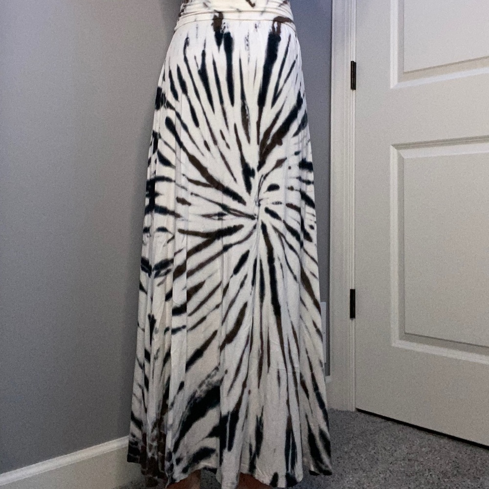 T Party skirt